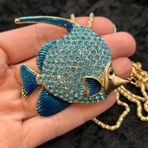 Betsey Johnson Turquoise Rhinestone Tropical Fish Pendant Necklace - Picture 5 of 5